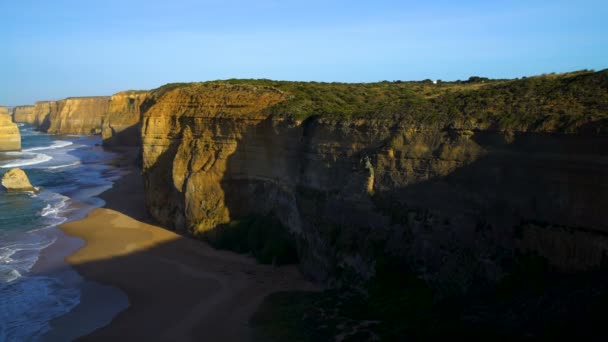 Twelve Apostles Marine National Park Coastal Visitor Attraction Limestone Cliffs — Stock Video
