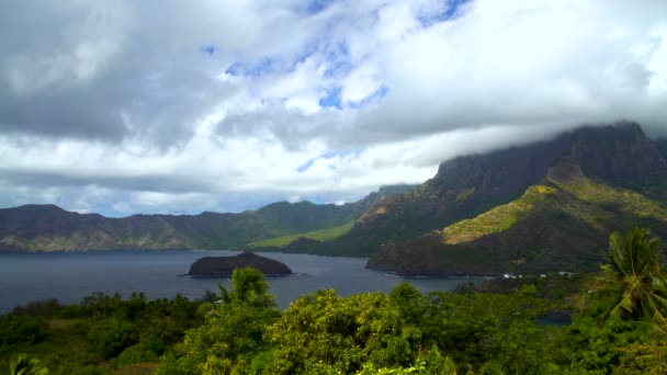 Polynesisches Paradies Atuona Hiva Ozean Bucht Üppige Grüne Vegetation Vulkanischen — Stockvideo