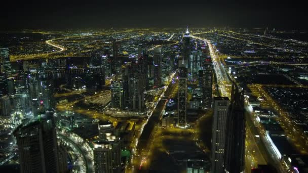 Luchtfoto Stad Verlicht Nacht Weergave Business Bay Wolkenkrabbers Dubai Creek — Stockvideo