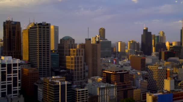 Melbourne Australia March 2018 Buildings Skyscrapers Alongside Flinders Street Railway — Stock Video