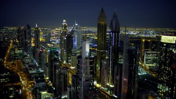 Aerial Natt Belyst Staden Visa Sheikh Zayed Road Kommersiella Condominium — Stockvideo