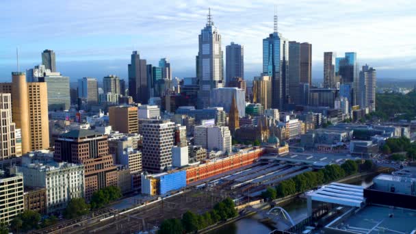 Melbourne Austrália Março 2018 Sunshine Commercial Skyline Passenger Trains Flinders — Vídeo de Stock