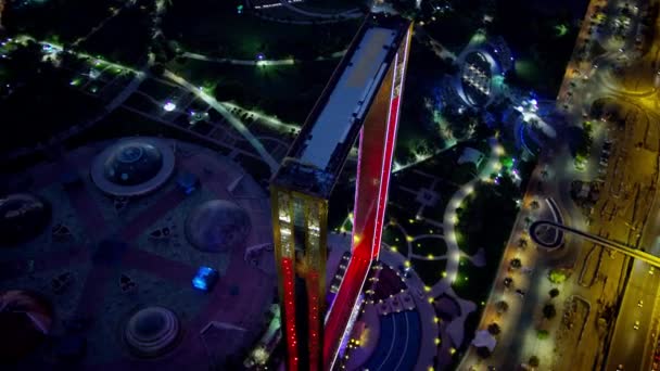 Vista Aérea Noturna Cidade Dubai Frame Marco Arquitetônico Iluminado Zabeel — Vídeo de Stock