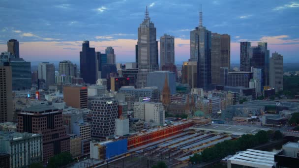 Melbourne Australia Marzo 2018 Stazione Ferroviaria Flinders Street Tramonto Con — Video Stock