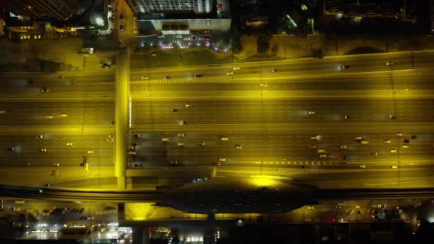 Flygfoto Overhead Belysta Natt Dubai Junction Korsningen Sheikh Zayed Road — Stockvideo