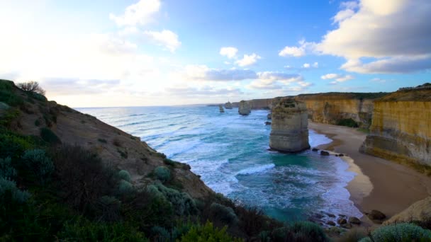 Avustralya Kıyıları Kumsal Kireçtaşı Kayalıklarla Okyanus Dalgaları Bağlantı Noktası Campbell — Stok video