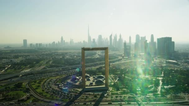 Luchtfoto Stadszicht Van Dubai Foto Frame Architecturale Landmark Faisal Park — Stockvideo