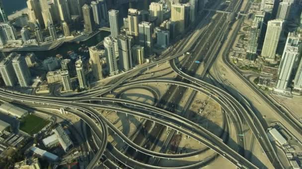 Légi Felülnézeti Dubai Junction Kereszteződés Sheikh Zayed Road Felhőkarcolók Sivatagi — Stock videók