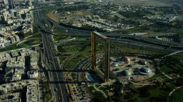 Luchtfoto Stadszicht Van Dubai Frame Architecturale Landmark Faisal Park Verenigde — Stockvideo