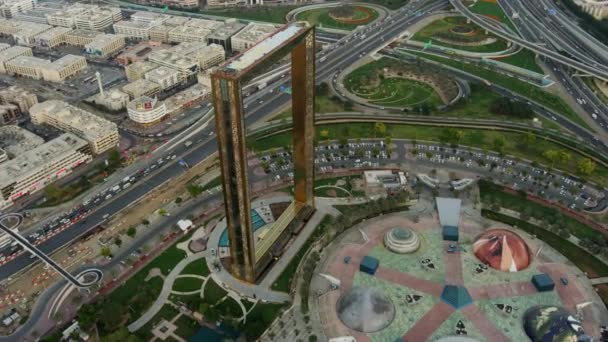 Luchtfoto Zonsondergang Stadszicht Van Dubai Frame Architecturale Landmark Faisal Park — Stockvideo