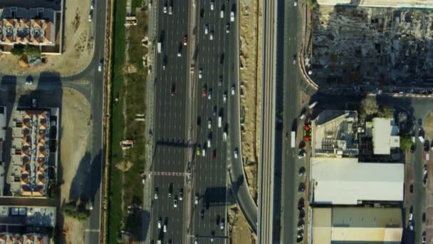空中架空景观城市公路通勤车辆交通地铁轨道商业区现代车辆运输系统阿联酋中东迪拜 — 图库视频影像