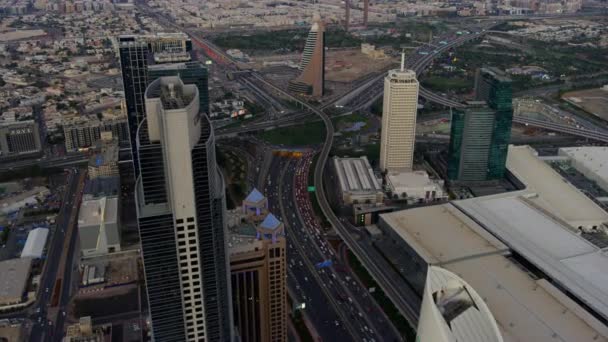 Vista Aérea Ciudad Atardecer Sheikh Zayed Rascacielos Metro Ferrocarril Zona — Vídeo de stock