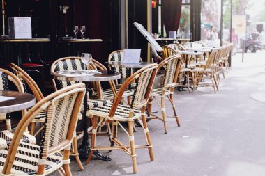 Sabah Paris, Fransa