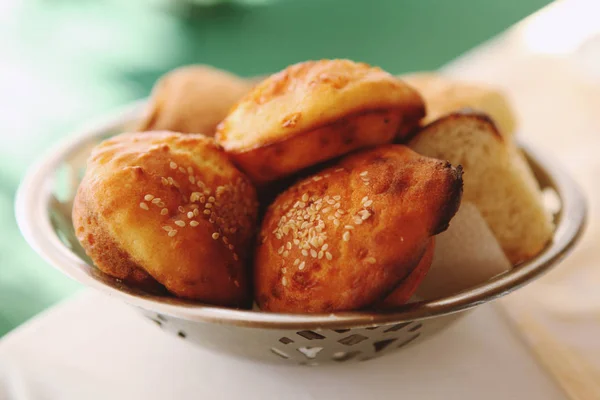 Öğle yemeği için biraz ekmek. Bar, Karadağ