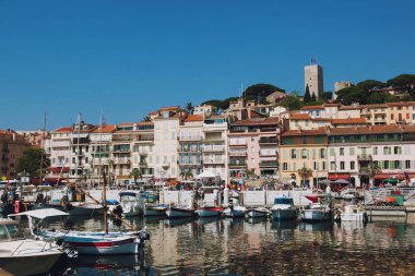 Yaz Cannes, Fransa
