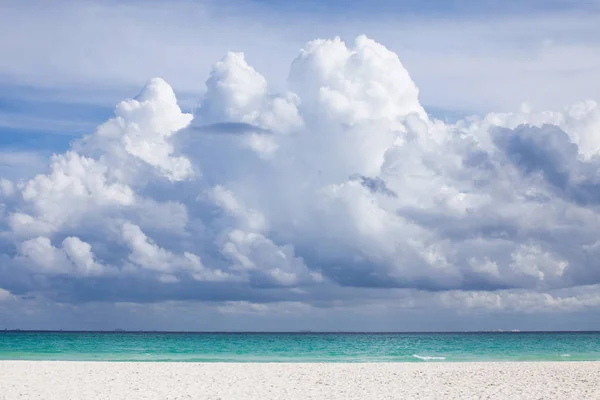 Cancun, Meksika için güzel bulutlar