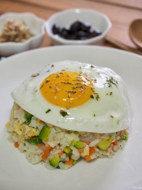 Asya gıda sebze yumurta kızarmış pilav