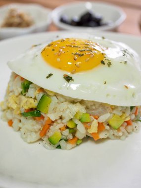 Asya gıda sebze yumurta kızarmış pilav