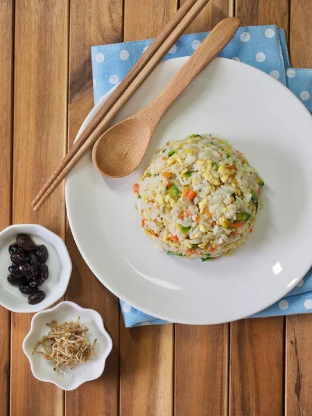 Asya gıda sebze yumurta kızarmış pilav