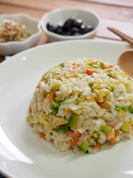 Asya gıda sebze yumurta kızarmış pilav