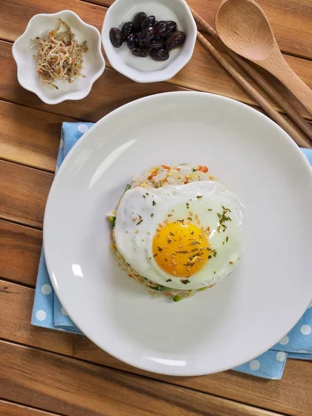 Asya gıda sebze yumurta kızarmış pilav