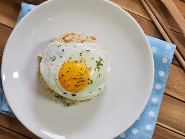 Asya gıda sebze yumurta kızarmış pilav