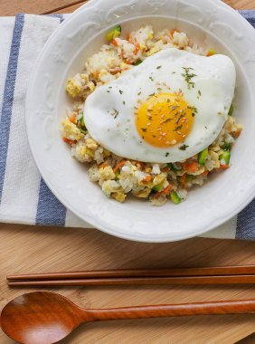 Asya gıda sebze yumurta kızarmış pilav