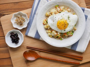 Asya gıda sebze yumurta kızarmış pilav