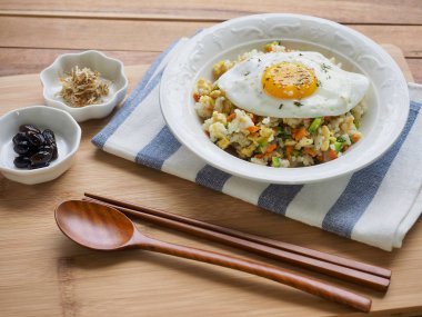 Asya gıda sebze yumurta kızarmış pilav