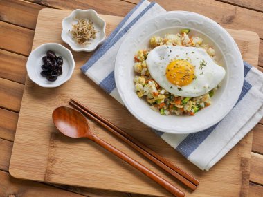 Asya gıda sebze yumurta kızarmış pilav