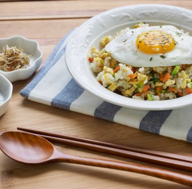 Asya gıda sebze yumurta kızarmış pilav