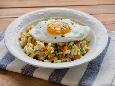 Asya gıda sebze yumurta kızarmış pilav