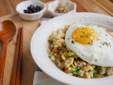 Asya gıda sebze yumurta kızarmış pilav