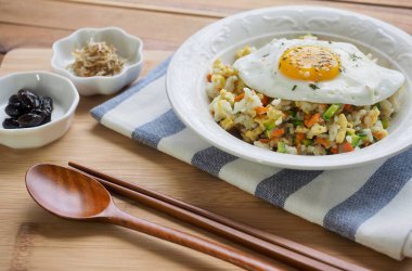 Asya gıda sebze yumurta kızarmış pilav