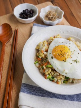 Asya gıda sebze yumurta kızarmış pilav