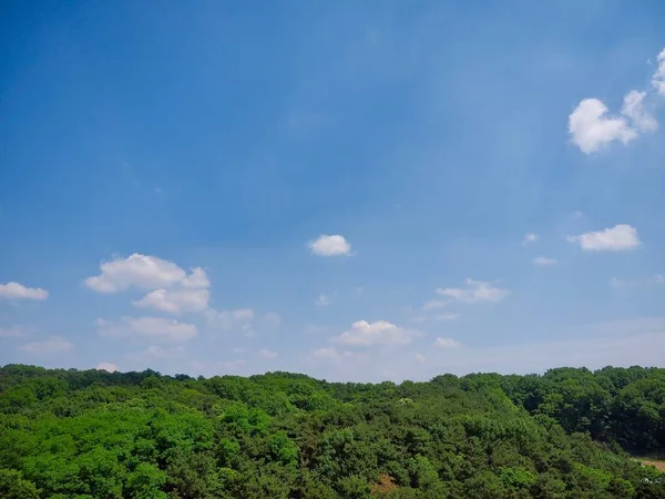 Coreia Cidade Cheongju Com Céu Claro Nuvens Montanhas — Fotografia de Stock