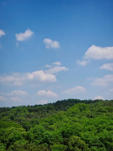 Корея Cheongju Місто Чисте Небо Хмари Гори — стокове фото