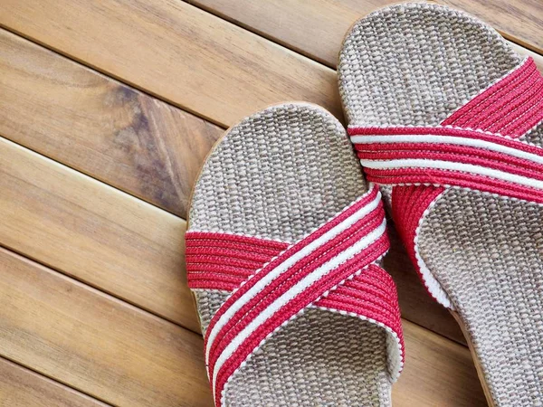 Kadınlar için yaz sandalet