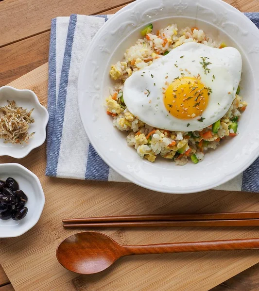 Asya gıda sebze yumurta kızarmış pilav