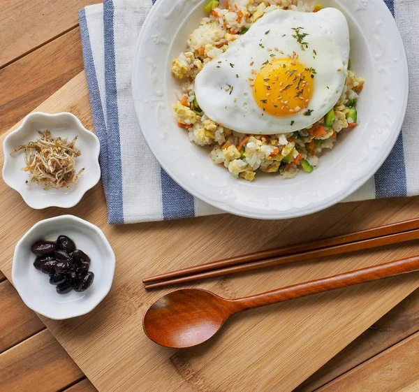 Asya gıda sebze yumurta kızarmış pilav