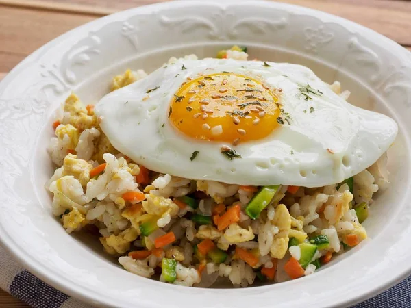 Asya gıda sebze yumurta kızarmış pilav