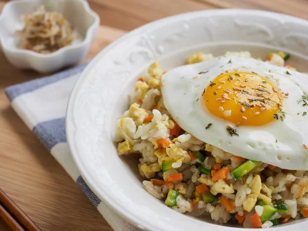 Asya gıda sebze yumurta kızarmış pilav