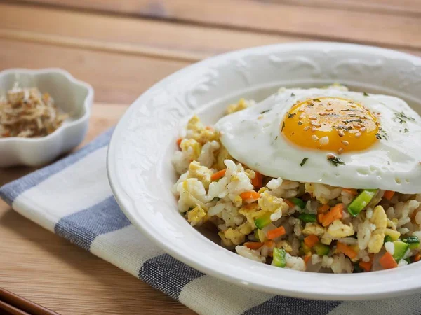 Asya gıda sebze yumurta kızarmış pilav