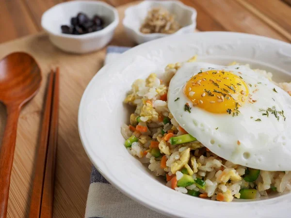 Asya gıda sebze yumurta kızarmış pilav