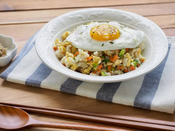 Asya gıda sebze yumurta kızarmış pilav