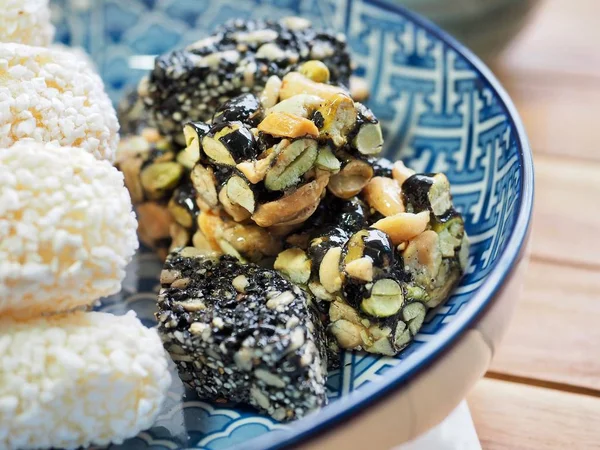 Kore geleneksel çerez yugwa, siyah susam gangjeong, Hangwa