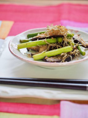 Kore yemeği tavada kızartılmış hamsi