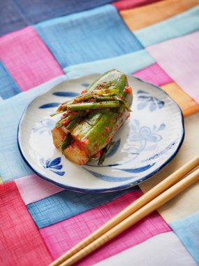 Kore yemeği doldurulmuş salatalık turşusu, salatalık turşusu, salatalık turşusu, Oi-so-bagi