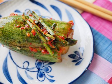 Kore yemeği doldurulmuş salatalık turşusu, salatalık turşusu, salatalık turşusu, Oi-so-bagi