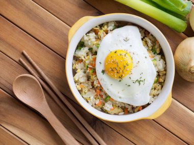 Asya gıda sebze yumurta kızarmış pilav
